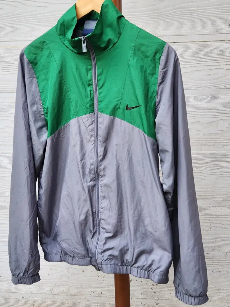 Chaqueta deportiva Nike verde y gris - 1