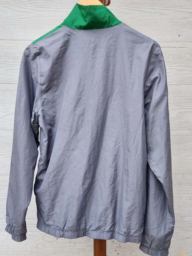 Chaqueta deportiva Nike verde y gris - 2