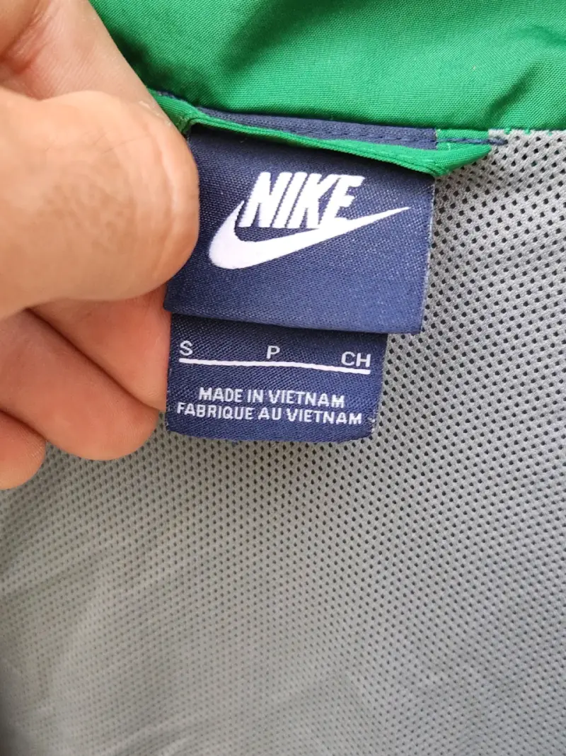 Chaqueta deportiva Nike verde y gris - 3