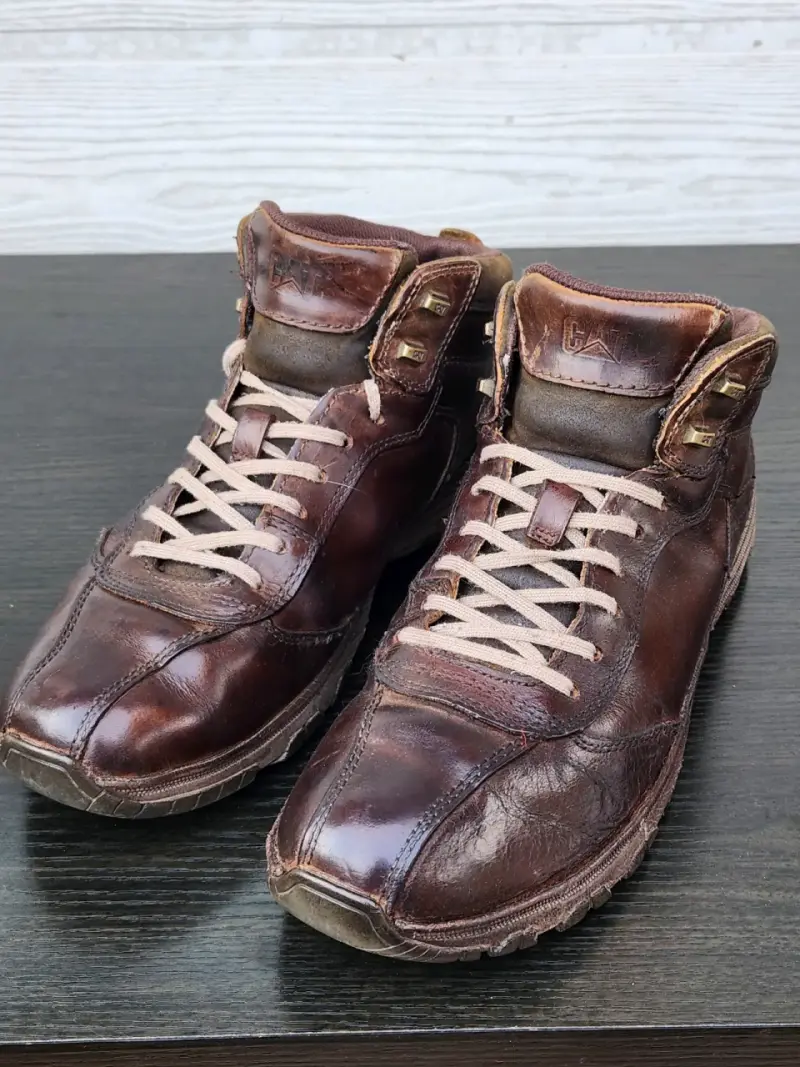 Botas de cuero marrón CAT para hombre - 1