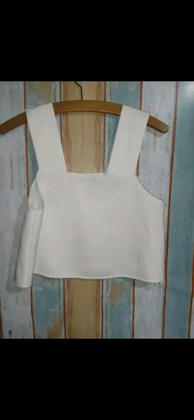 Top blanco con parches decorativos zara - miniatura 2