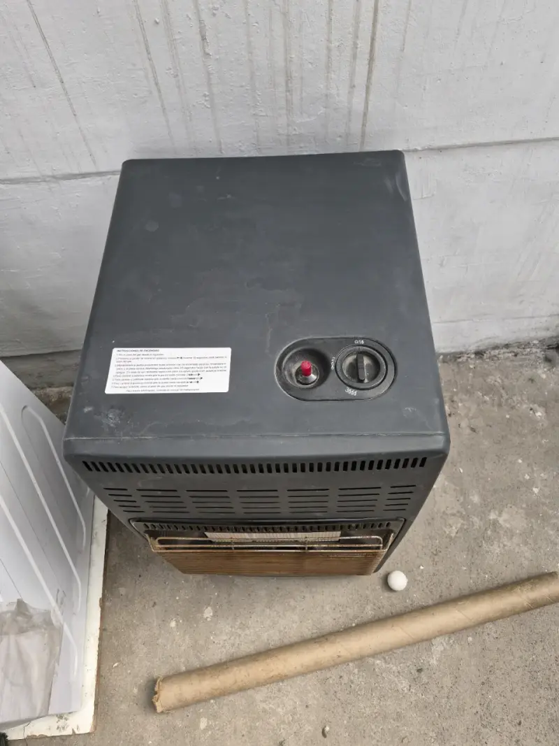 Estufa a gas Recco portátil con encendido piezoeléctrico - 1