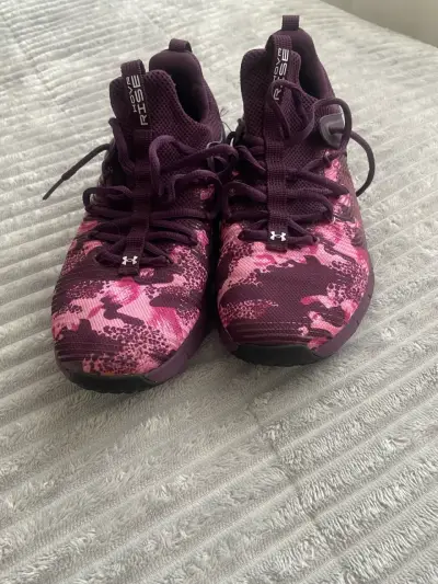 Zapatillas crosfit Under Armour HOVR Rise morada - miniatura 1