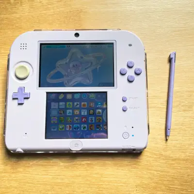 Consola Nintendo 2DS Lavanda con lápiz táctil - miniatura 1