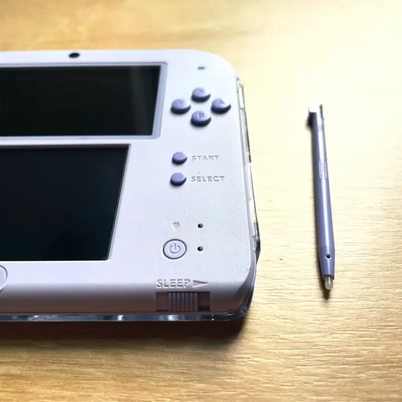 Consola Nintendo 2DS Lavanda con lápiz táctil - 4