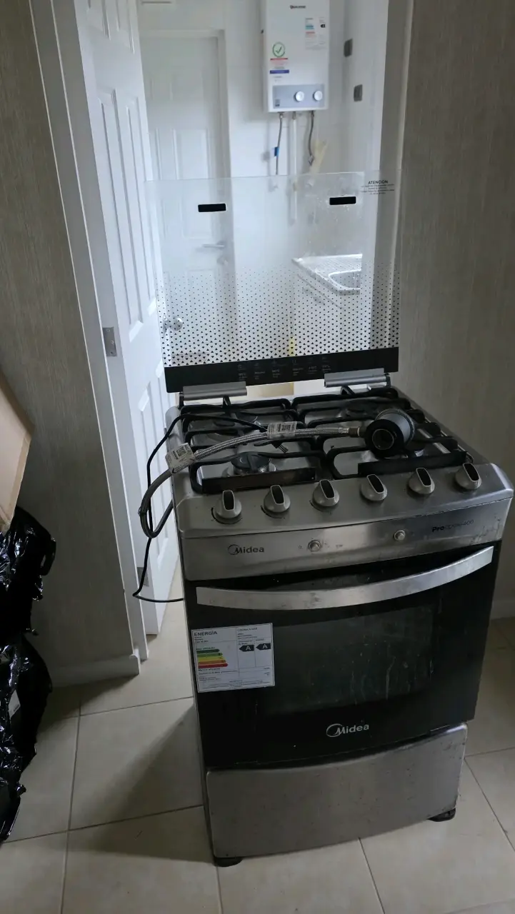 Cocina a gas Midea ProCook 400 con horno - 2