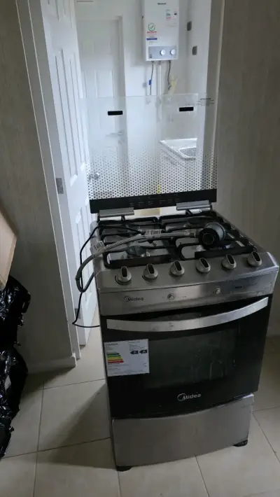 Cocina a gas Midea ProCook 400 con horno - miniatura 2