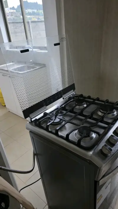 Cocina a gas Midea ProCook 400 con horno - miniatura 4