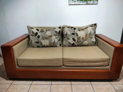 Sofá de madera con poltronas - miniatura 2