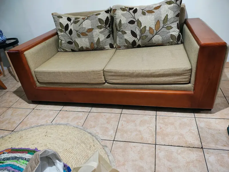 Sofá de madera con poltronas - 5