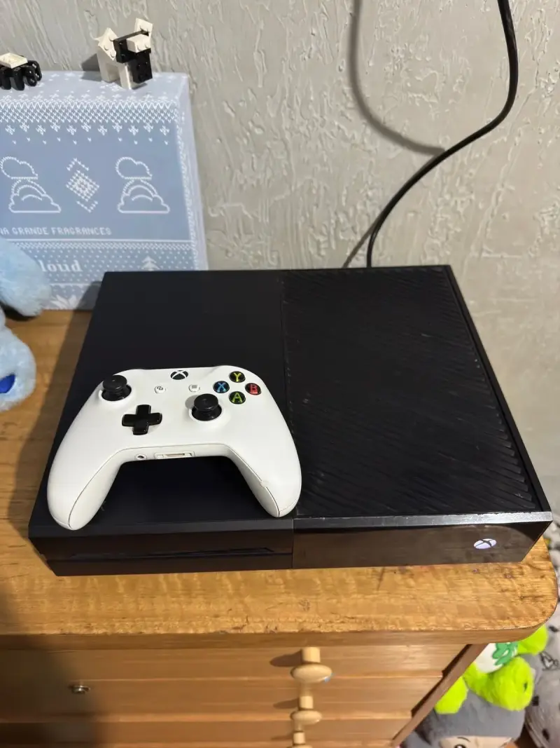 Consola Xbox One con control incluido - 1
