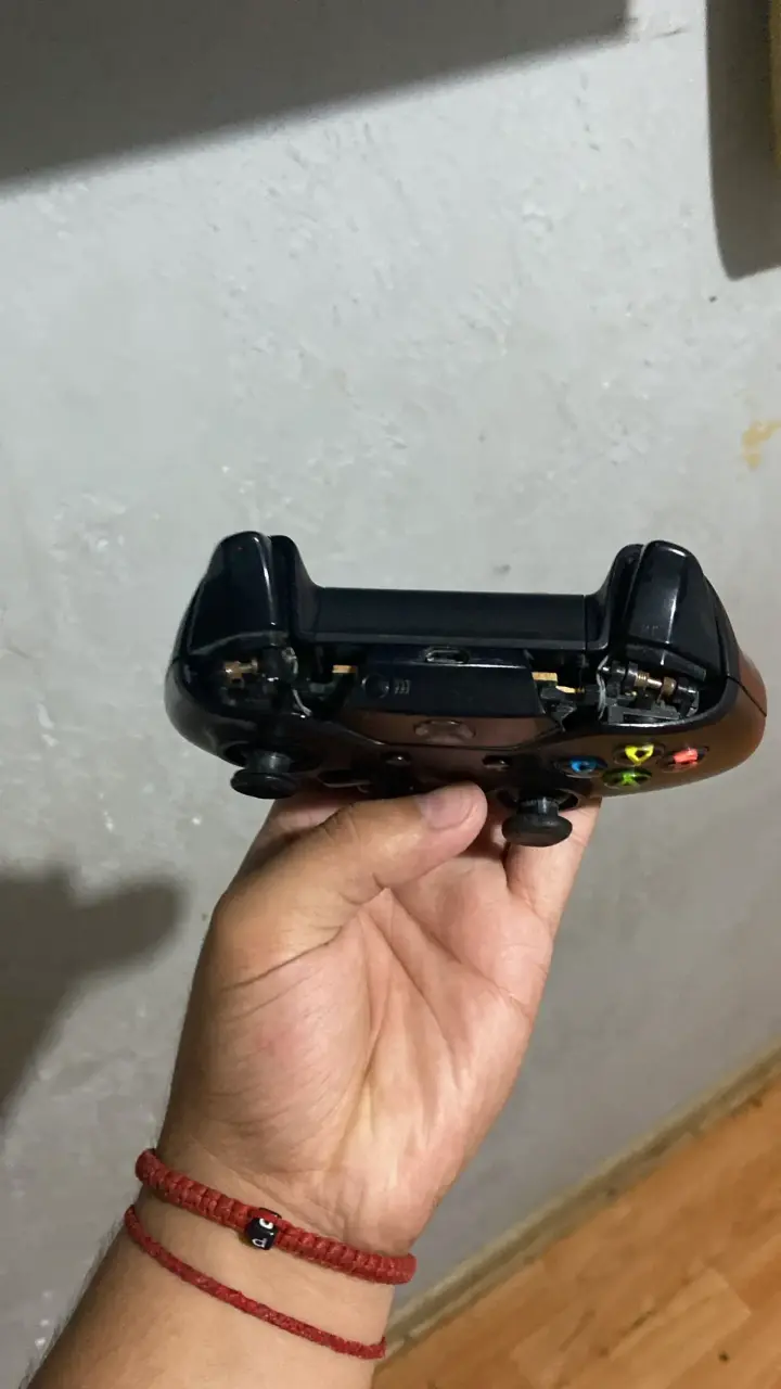 Consola Xbox One con control incluido - 6