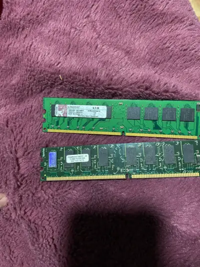 Memoria RAM y Disco Duro Kingston y Hitachi usados - miniatura 1