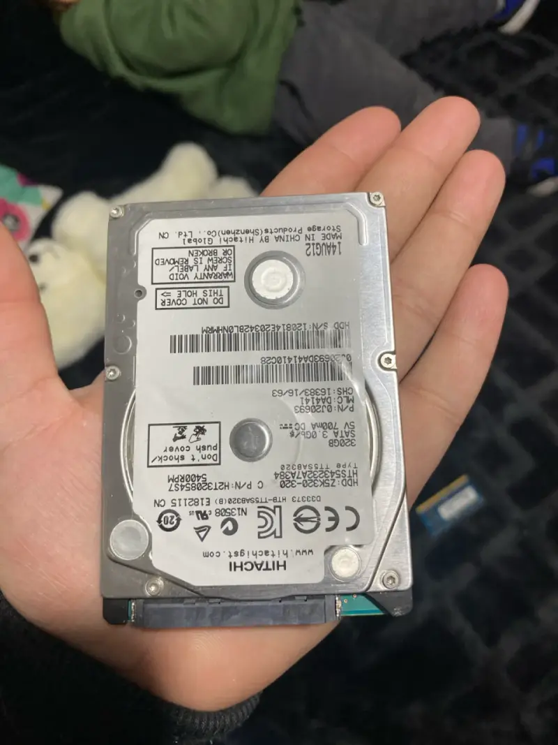 Memoria RAM y Disco Duro Kingston y Hitachi usados - 2