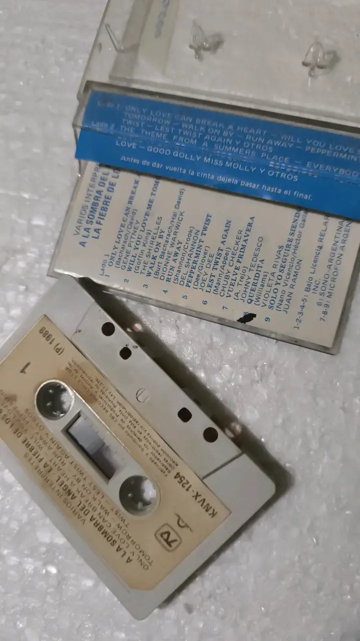 Cassette La Fiebre de los 60 con 20 éxitos - 2