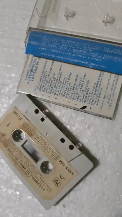 Cassette La Fiebre de los 60 con 20 éxitos - miniatura 2