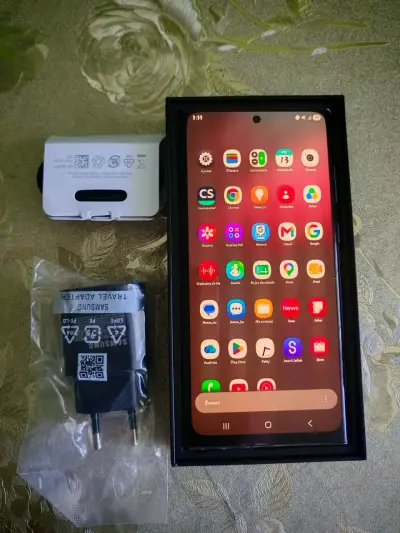 Samsung Galaxy S22 Ultra con cargador nuevo origin - miniatura 1