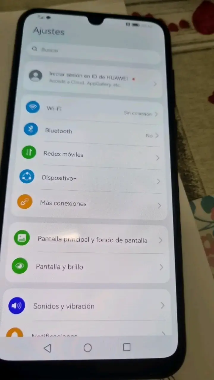 Smartphone Huawei con triple cámara trasera - 3