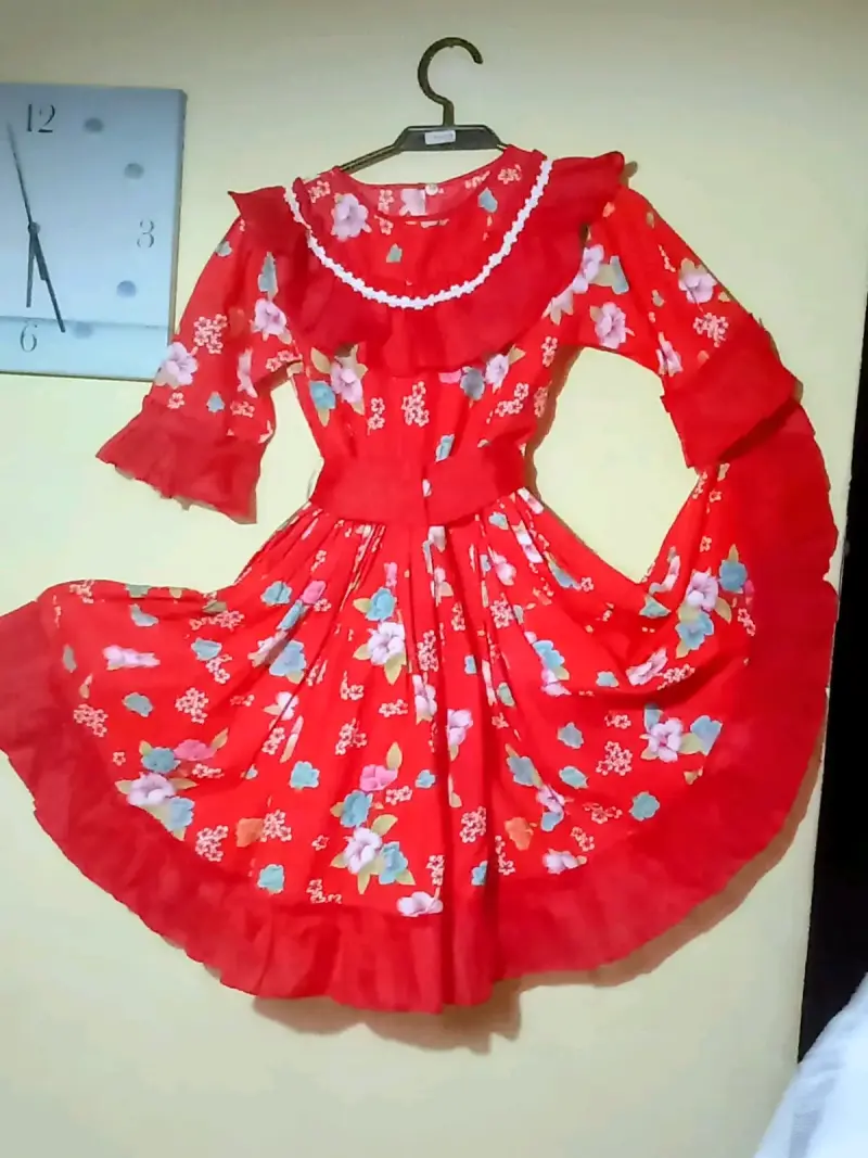 Hermoso vestido de Huasa, NUEVO. talla 12/14 - 1