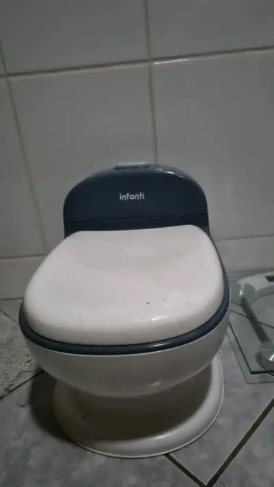 Bacinica para niños Infanti con tapa - miniatura 1