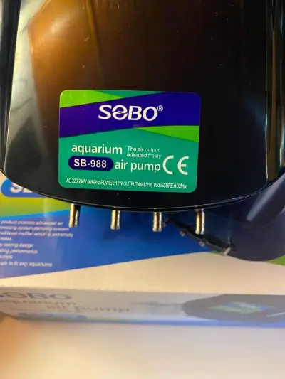 Bomba de aire para acuario Sobo SB-988 silenciosa - miniatura 2