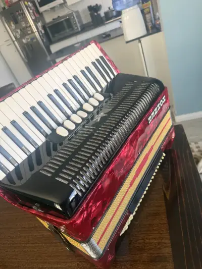 Acordeón rojo RMZIOI con teclas y botones - miniatura 4