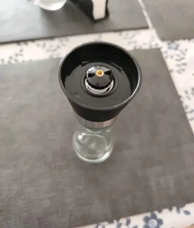 Molinillo de Pimienta de Vidrio y Acero Inoxidable - miniatura 2