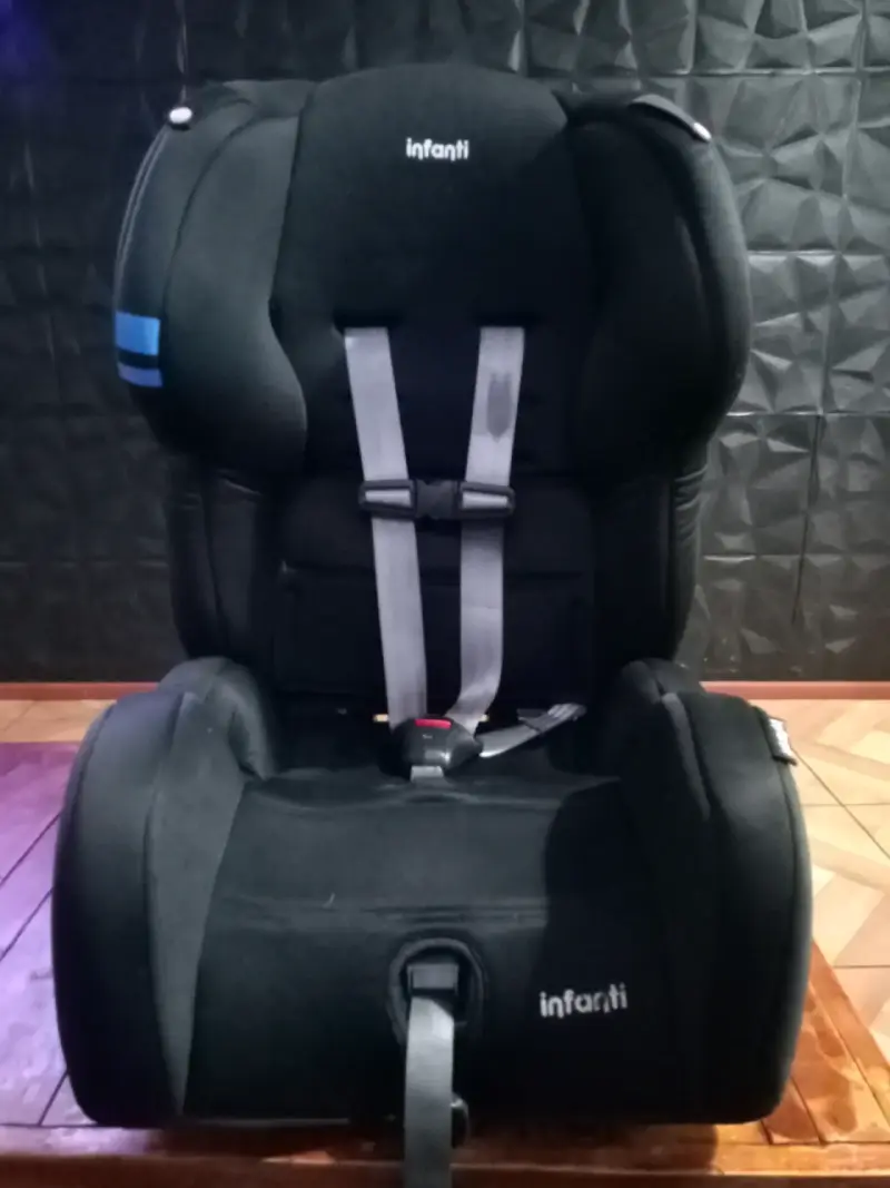 Silla de Auto para Niños Infanti Negra