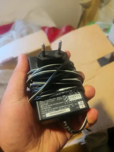 Volante de carreras Logitech Momo con pedales - miniatura 3