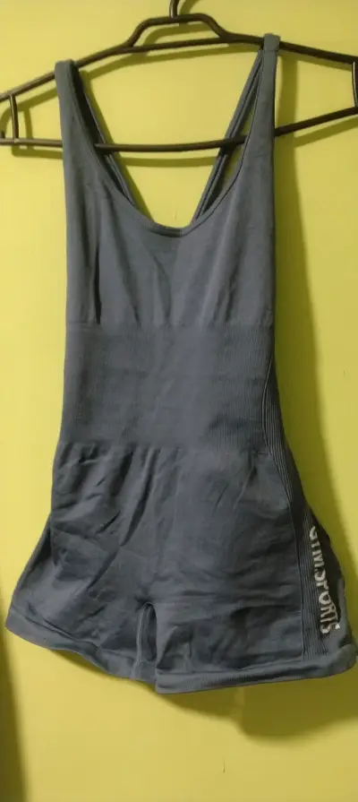 Ropa deportiva a la venta talla L y M por unida - miniatura 2