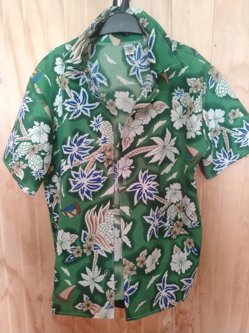 Camisa Hawaiana Verde Estampada Floral