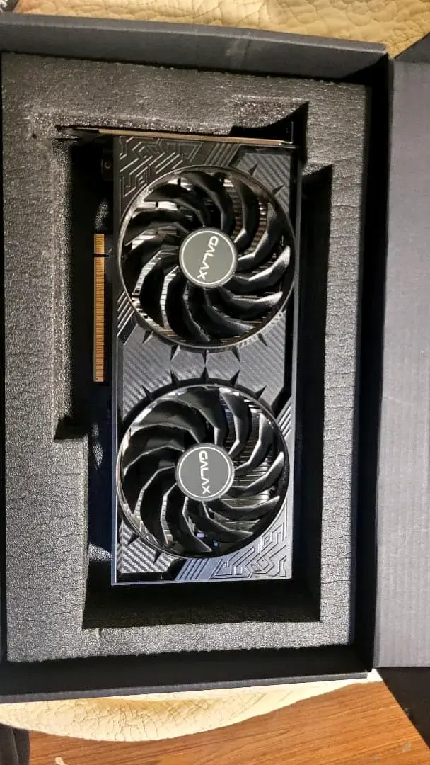 Tarjeta gráfica Galax GeForce RTX 4060 8GB - 2