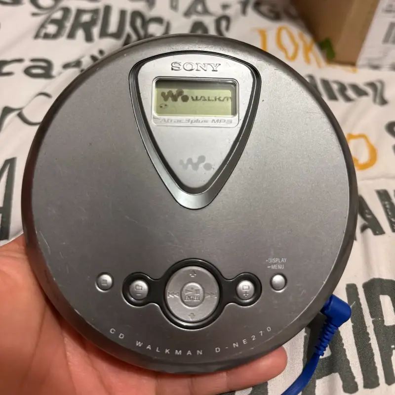 Reproductor de CD Sony Walkman D-NE270 con MP3 - 1