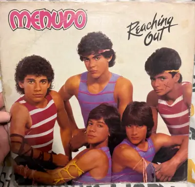 Vinilo de Menudo Reaching Out - miniatura 1