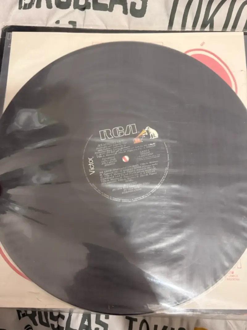 Vinilo de Menudo Reaching Out - 2