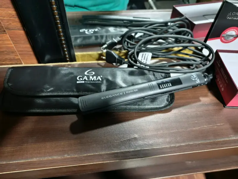 Plancha de Pelo Gama Elegance LED Ion - 4