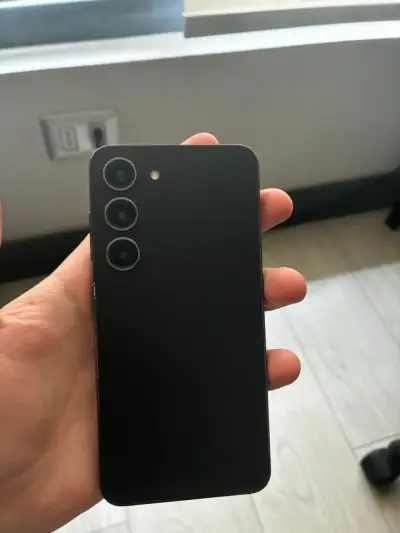 Samsung Galaxy S23 en buen estado - miniatura 2