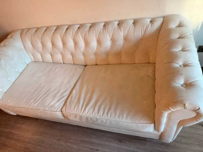 Sofá Chesterfield Beige en buen estado - 1