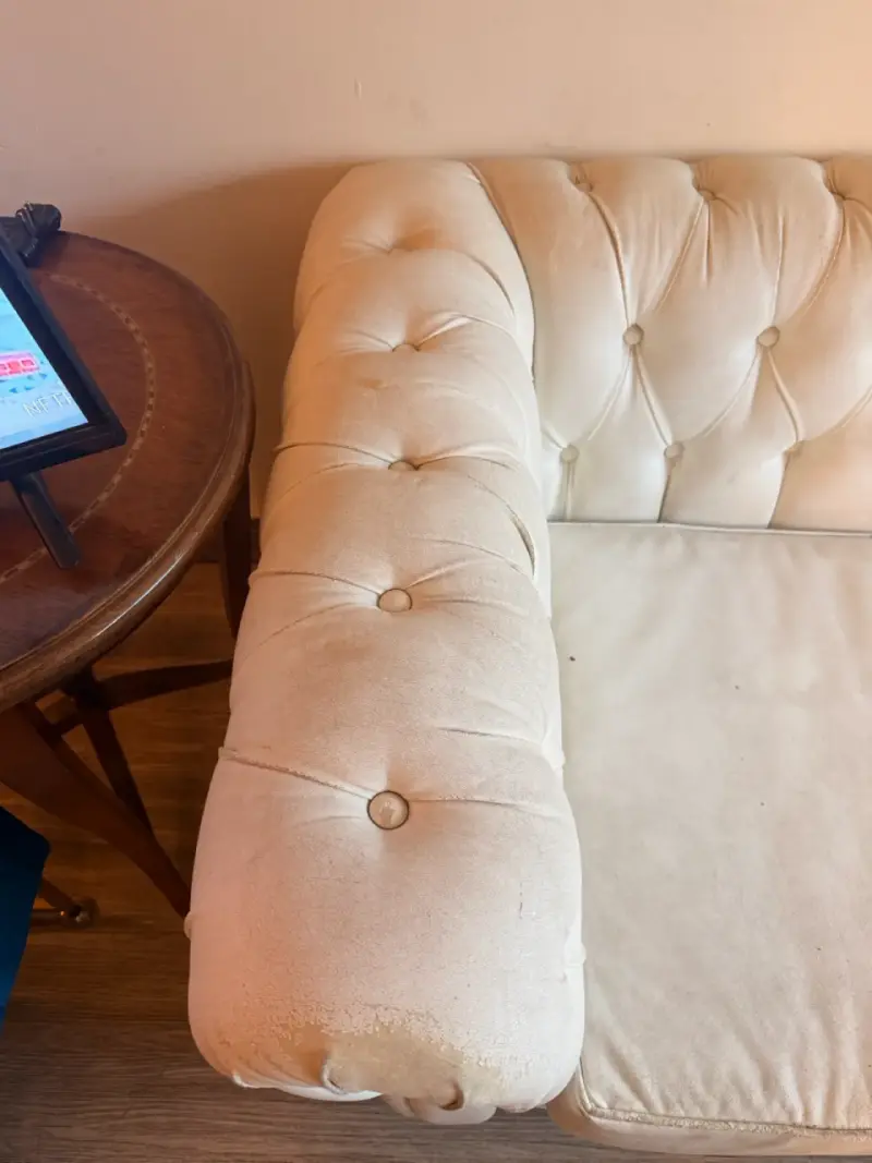 Sofá Chesterfield Beige en buen estado - 4