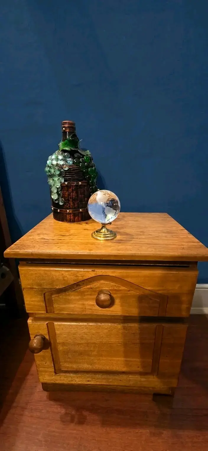 Vendo Velador madera cajón puerta - 1