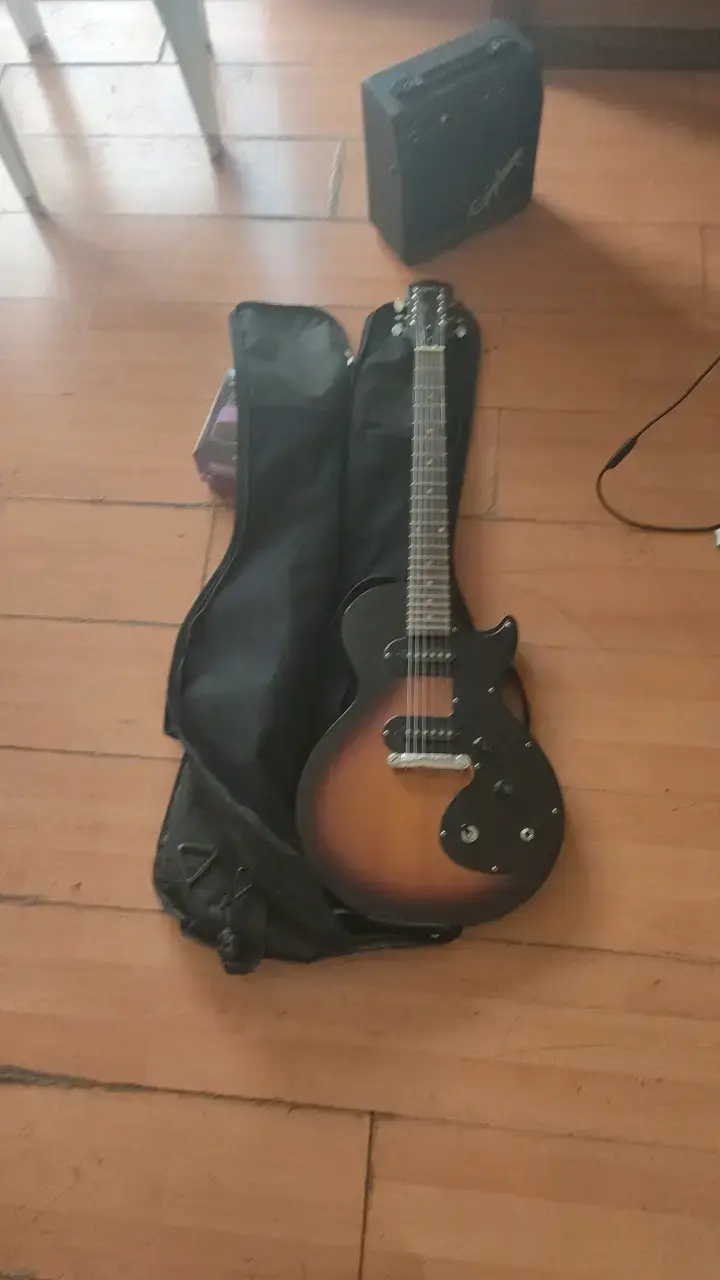 Guitarra eléctrica Epiphone Les Paul con amplificador - 1
