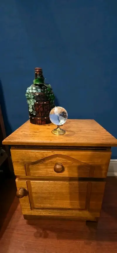 Vendo Velador madera cajón puerta - miniatura 1