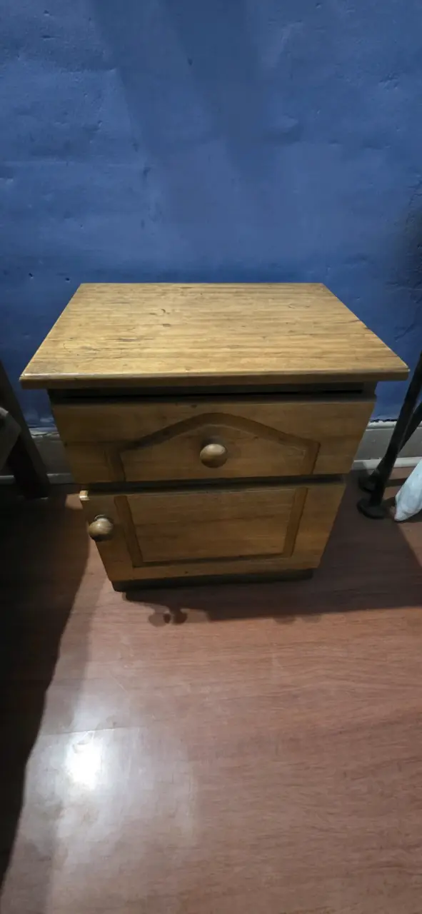 Vendo Velador madera cajón puerta - 5