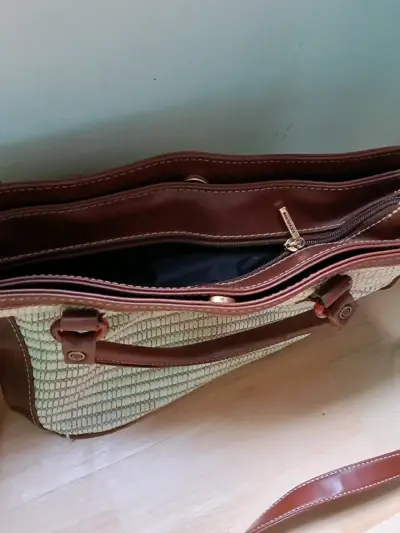 Bolso de mano tejido con detalles en cuero - miniatura 2