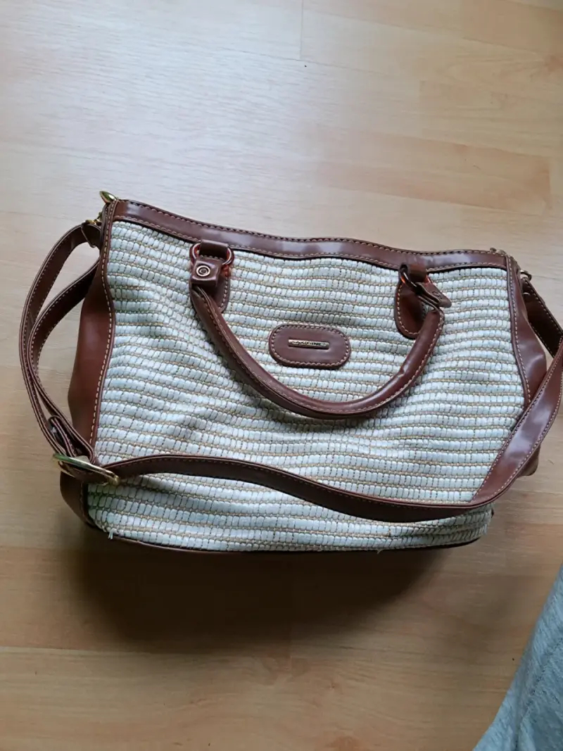 Bolso de mano tejido con detalles en cuero - 4