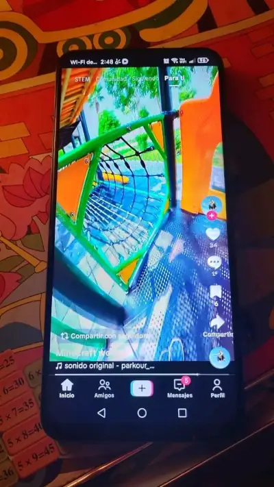 Smartphone Honor verde con cámara dual - miniatura 2