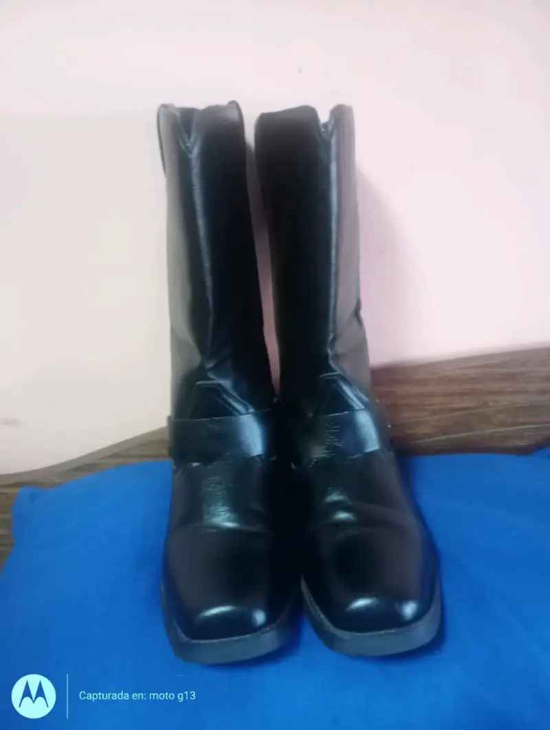Botas negras de cuero estilo motociclista - 3