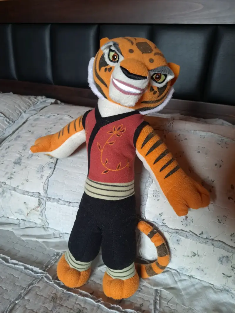 Peluche de Tigreda de Kung Fu Panda - 1