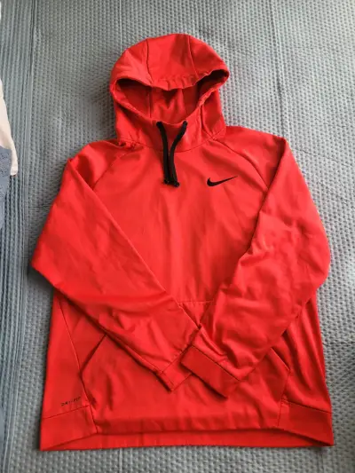 Polerón Nike Dri-Fit Rojo con Capucha - miniatura 1