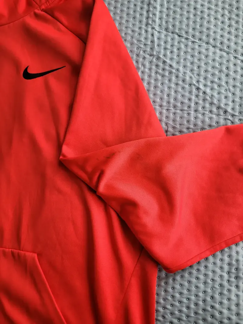 Polerón Nike Dri-Fit Rojo con Capucha - 5